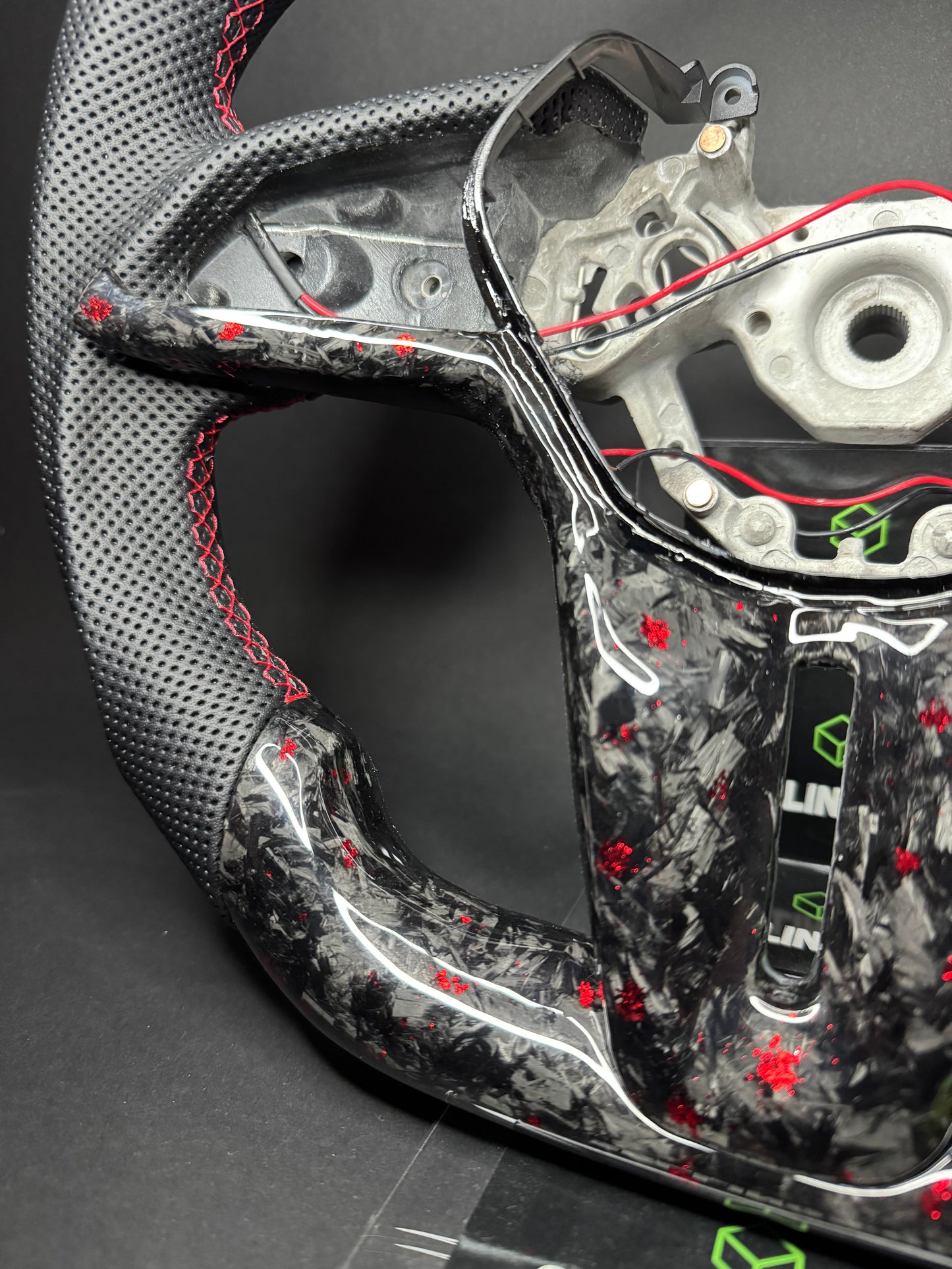 Nissan GTR Volant sport Forged Carbon coloré (LED)