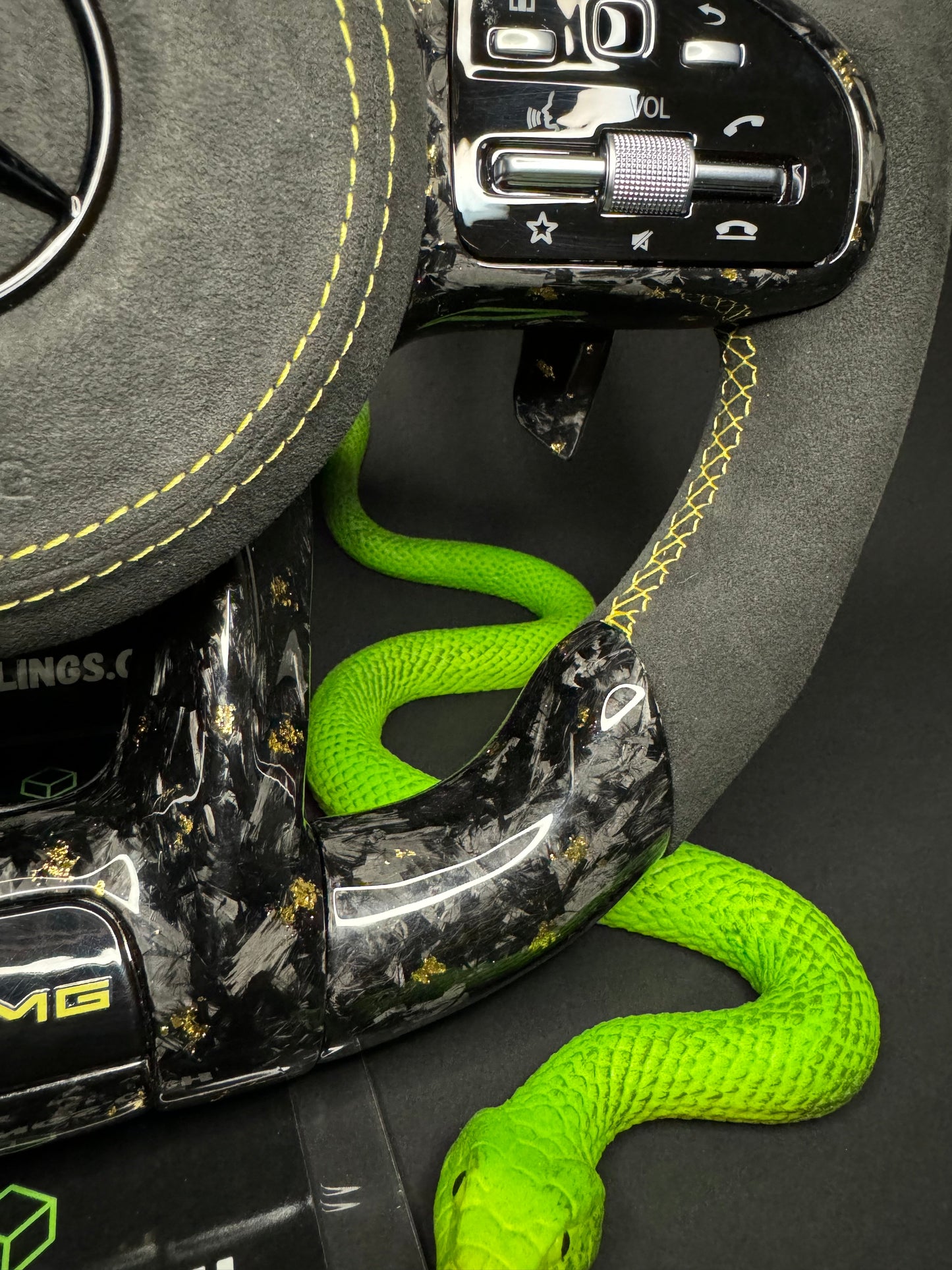 Volant sport Mercedes AMG Carbone forgé Fissures de peinture