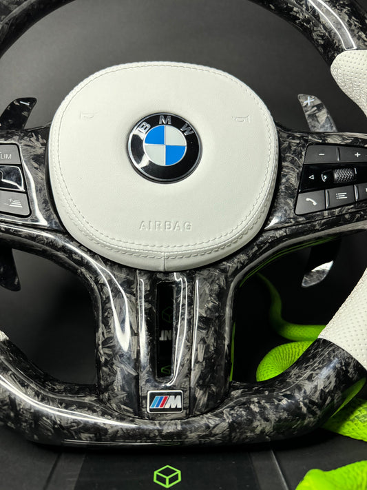 Volant sport BMW en carbone forgé série G