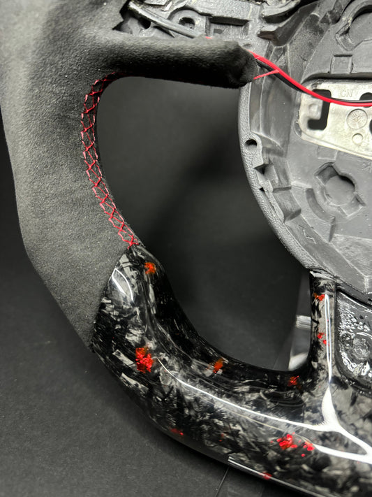 Volant sport Audi carbone forgé couleurs éclatées (LED)