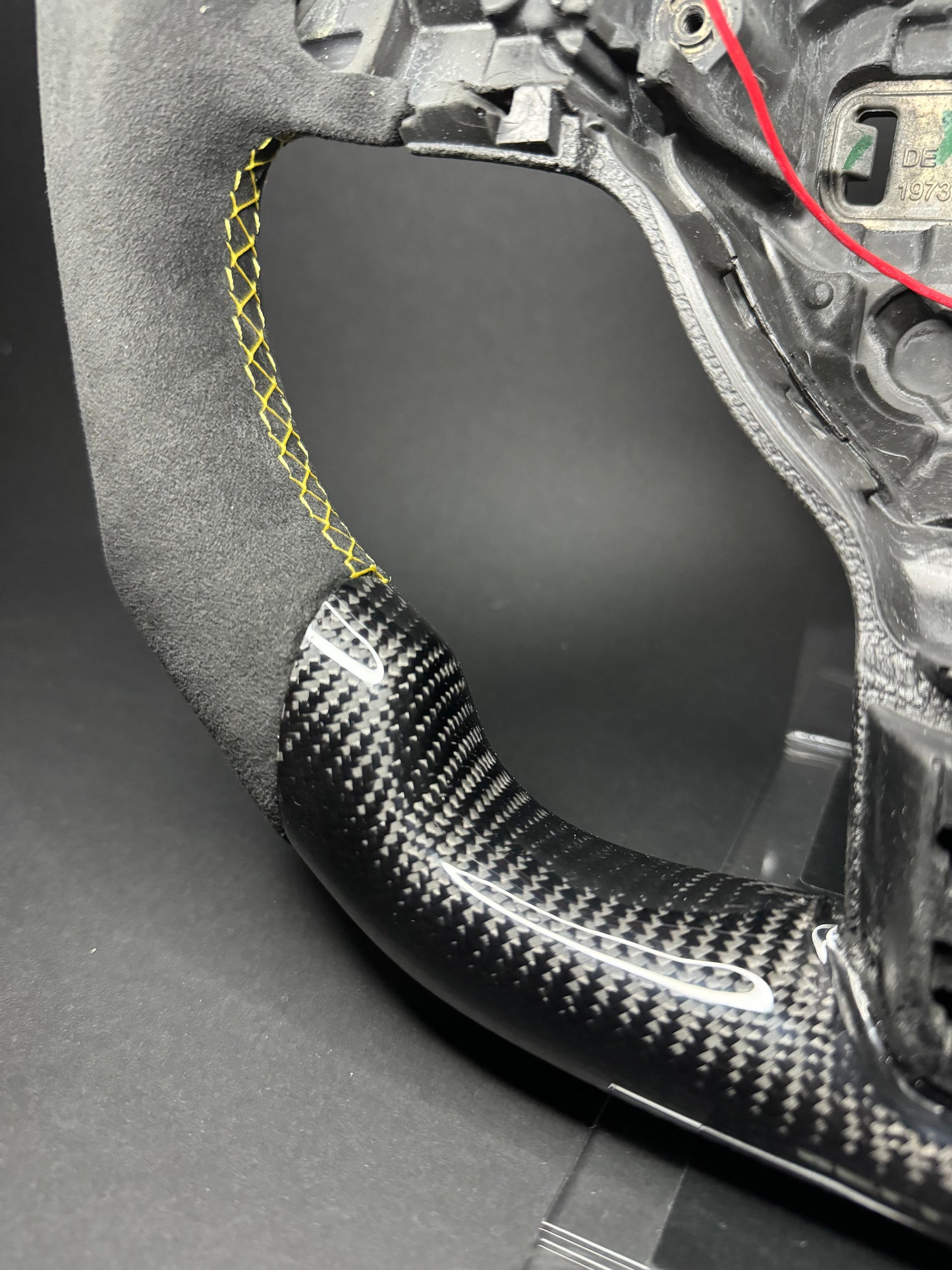 Volant sport VW Golf 6 en carbone (LED)