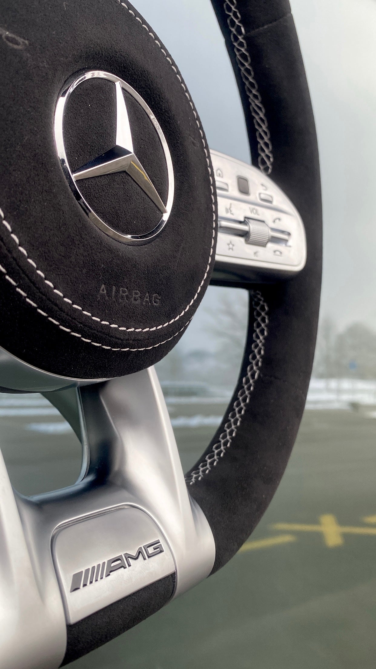Volant sport Mercedes AMG Alcantara (LED)