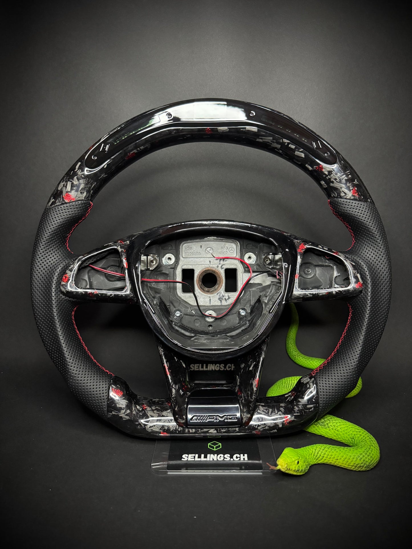 Volant sport Mercedes AMG Carbone forgé Éclats de couleur (LED)