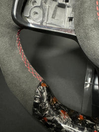 Volant sport VW Golf 7/7.5 en carbone forgé à éclats de couleur