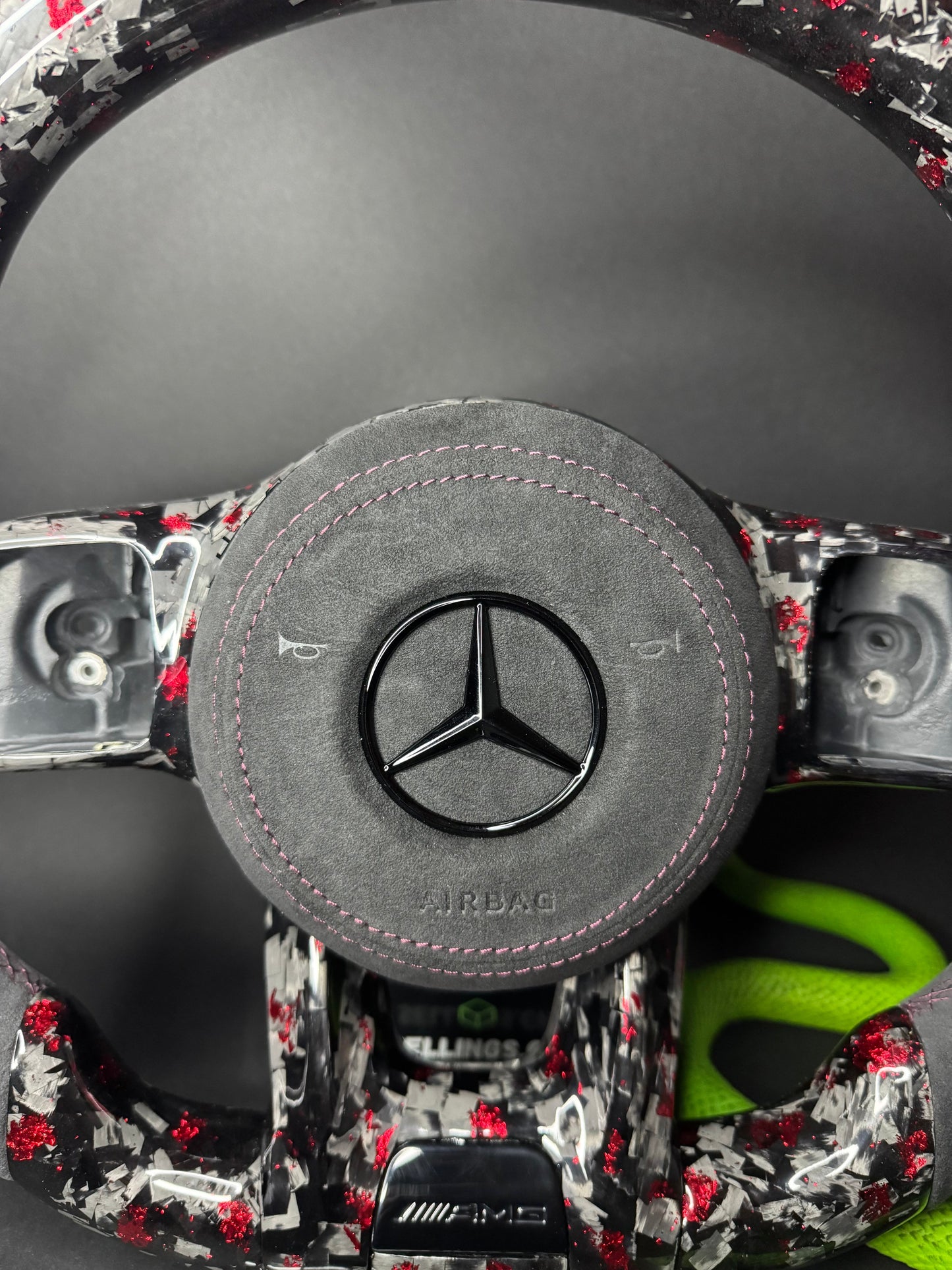 Volant sport Mercedes AMG Carbone forgé Faux-raccords (Mise à niveau vers Facelift)