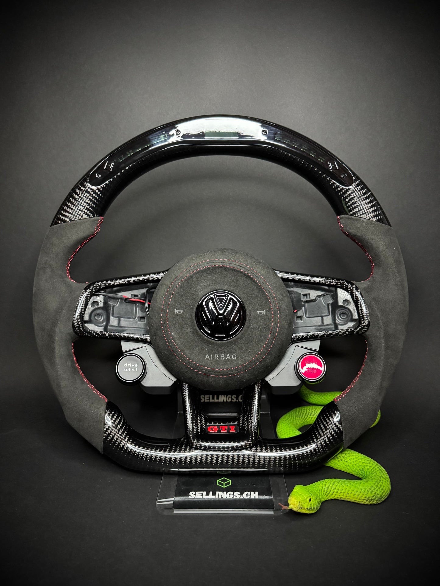 Volant sport VW Golf 7/7.5 Carbone R8 (LED)