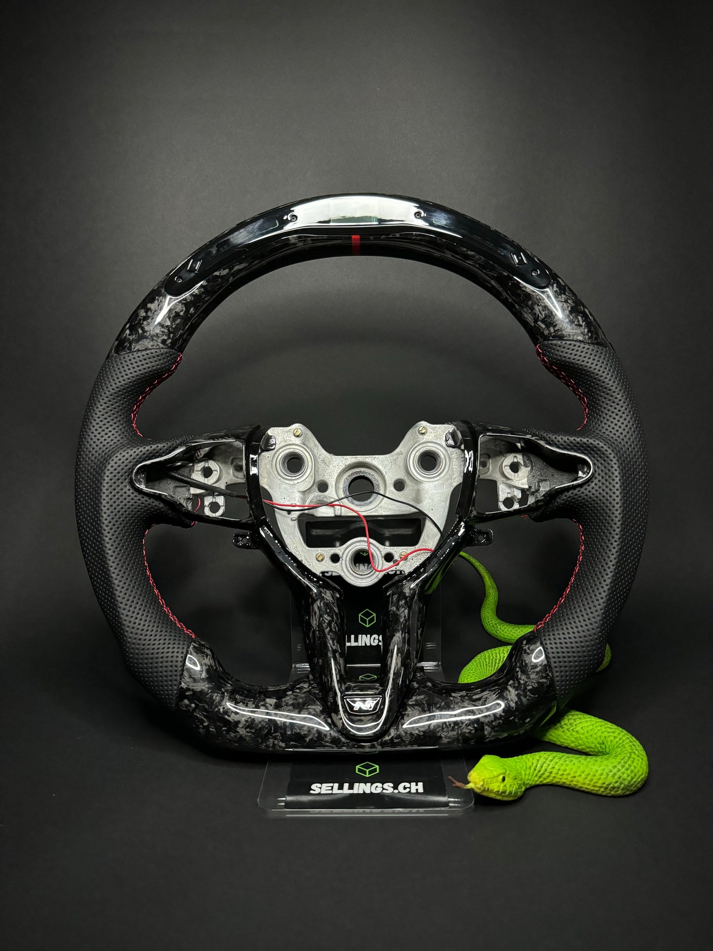 Volant sport Hyundai en carbone forgé (LED)