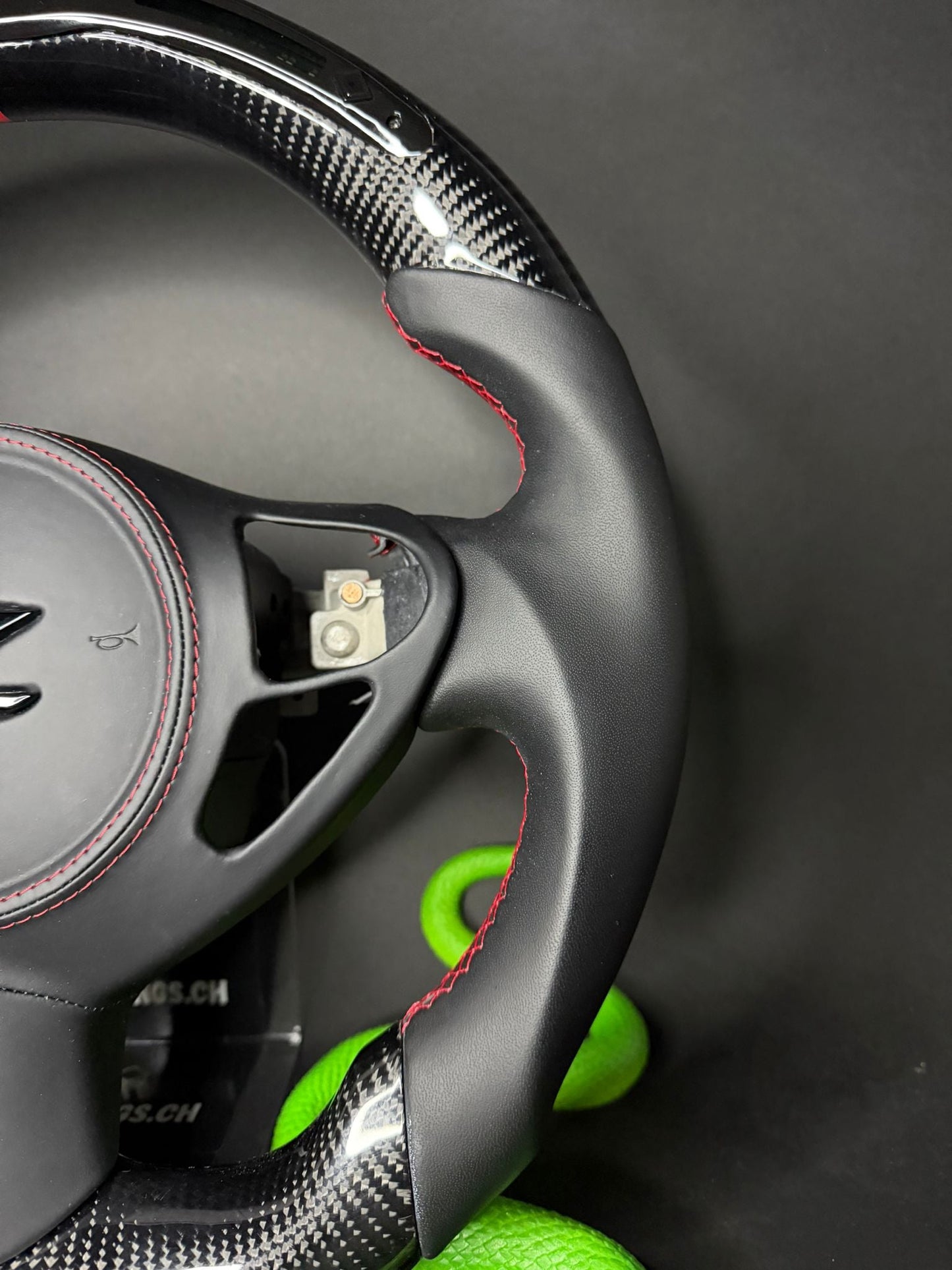 Nissan 370z Volant sport en carbone (LED)
