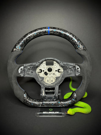 compare product VW Golf 7/7.5 Sportlenkrad Forged Carbon Farbsplitter