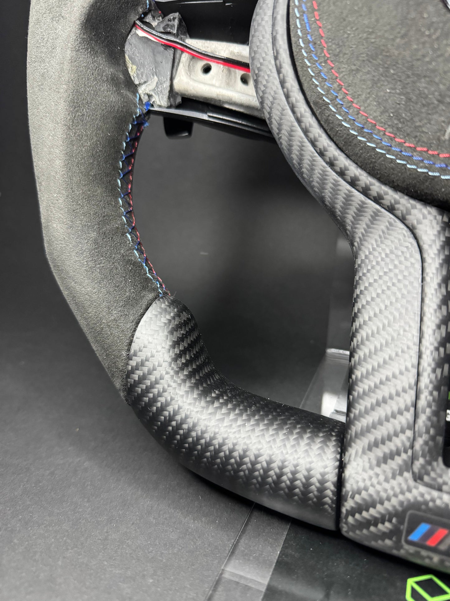 Volant sport BMW Carbone mat LED (Mise à niveau vers le Facelift)