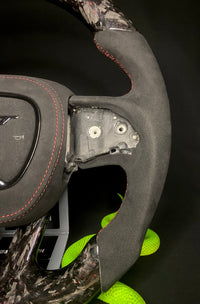 Volant sport Jeep carbone forgé éclats de couleur