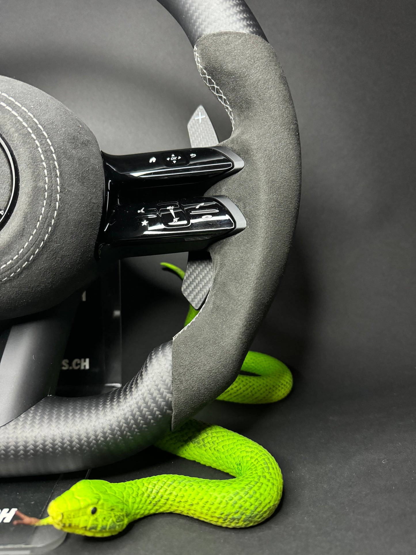 Volant sport Mercedes AMG Carbone Mat (mise à niveau vers Facelift)