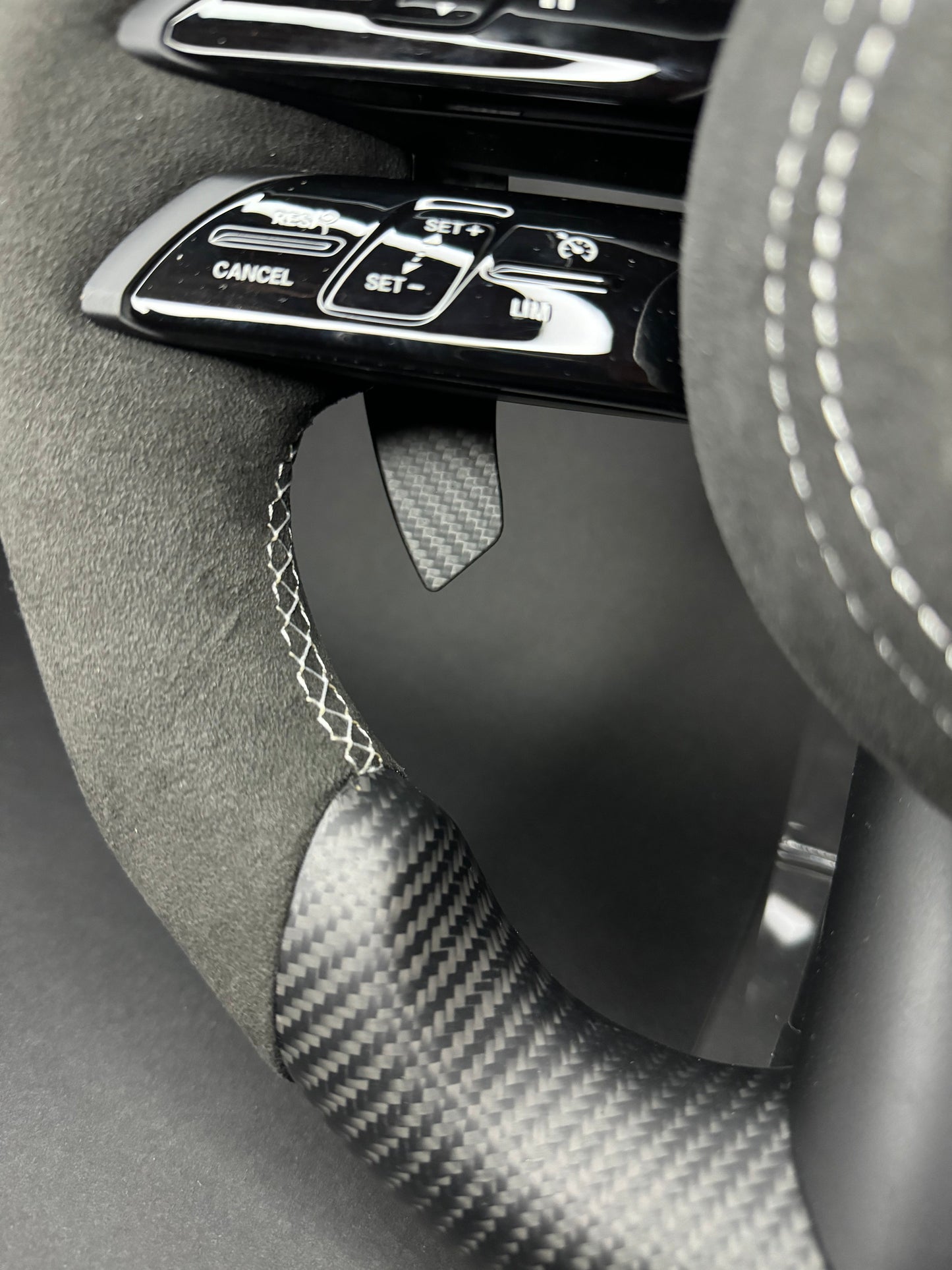Volant sport Mercedes AMG Carbone Mat (mise à niveau vers Facelift)