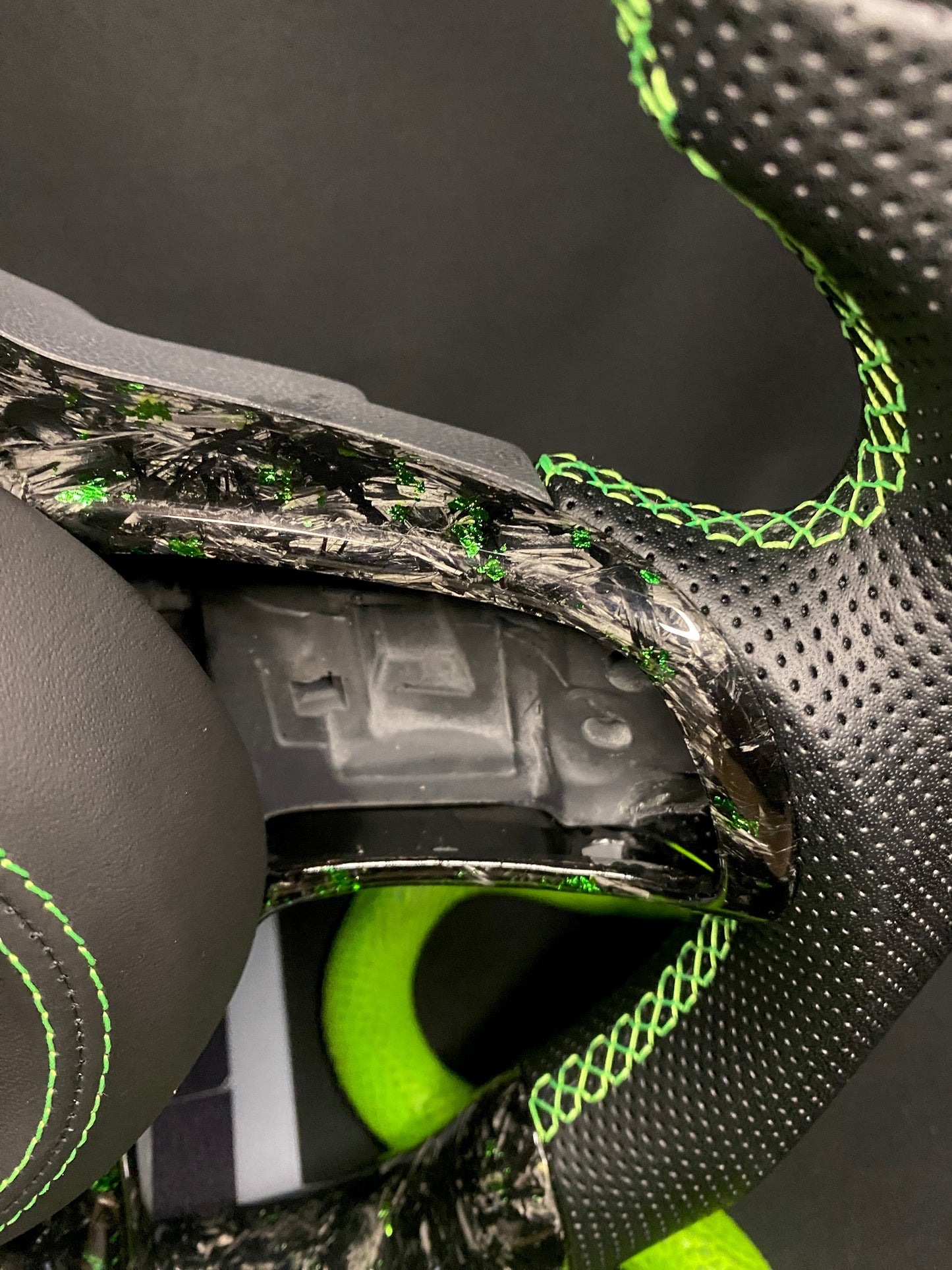 VW Golf 7/7.5 Sports Steering Wheel Forged Carbon Color Splitter (LED)