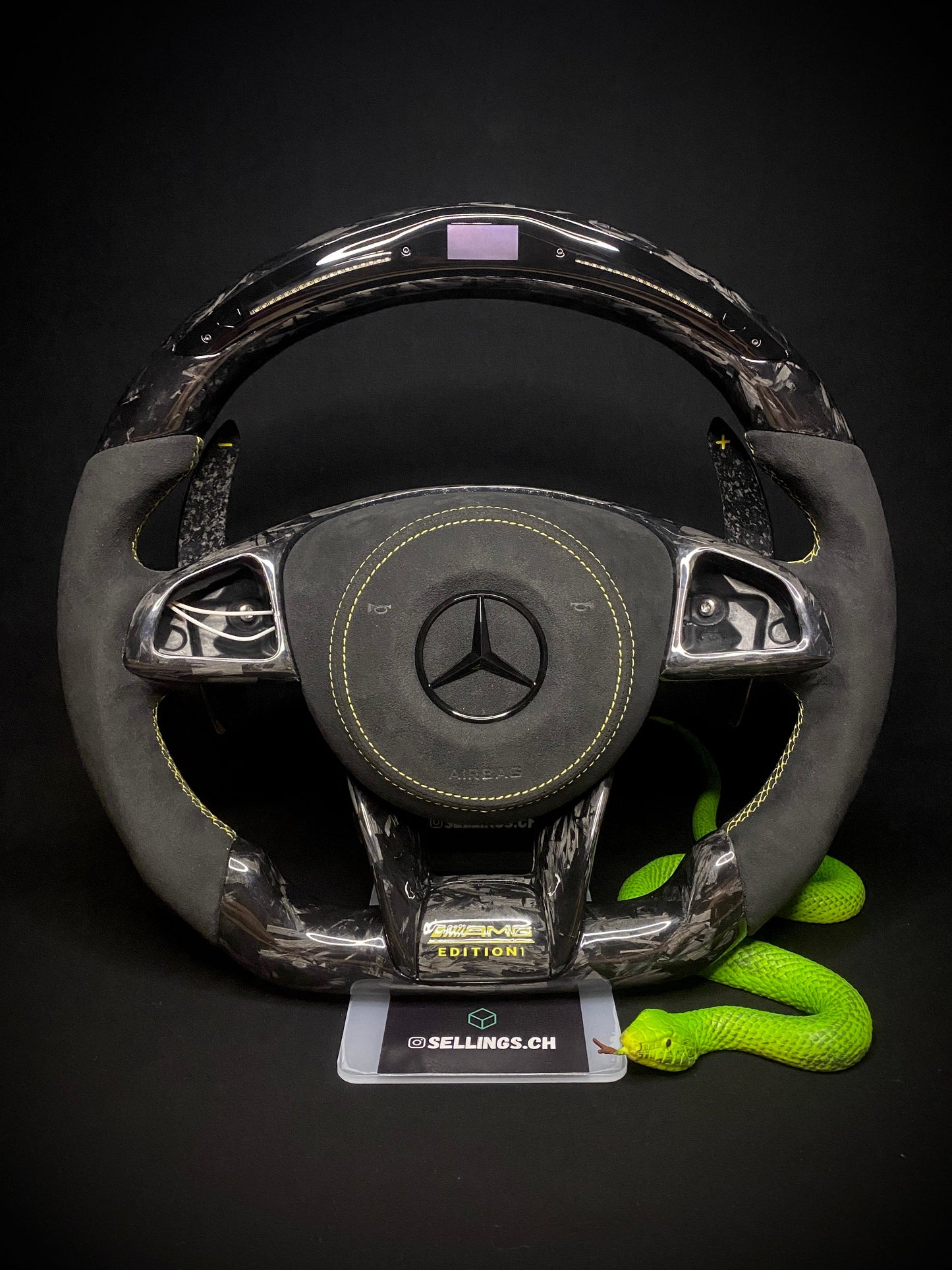Volant sport Mercedes AMG Carbone forgé (LED)