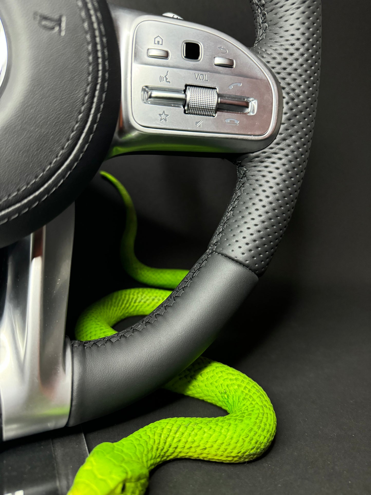 Volant sport Mercedes AMG (Mise à niveau vers Facelift)