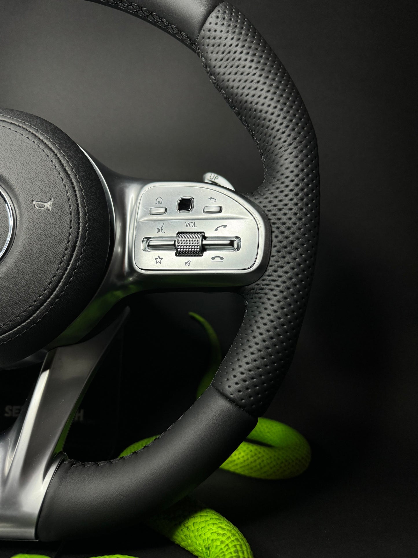 Volant sport Mercedes AMG (Mise à niveau vers Facelift)