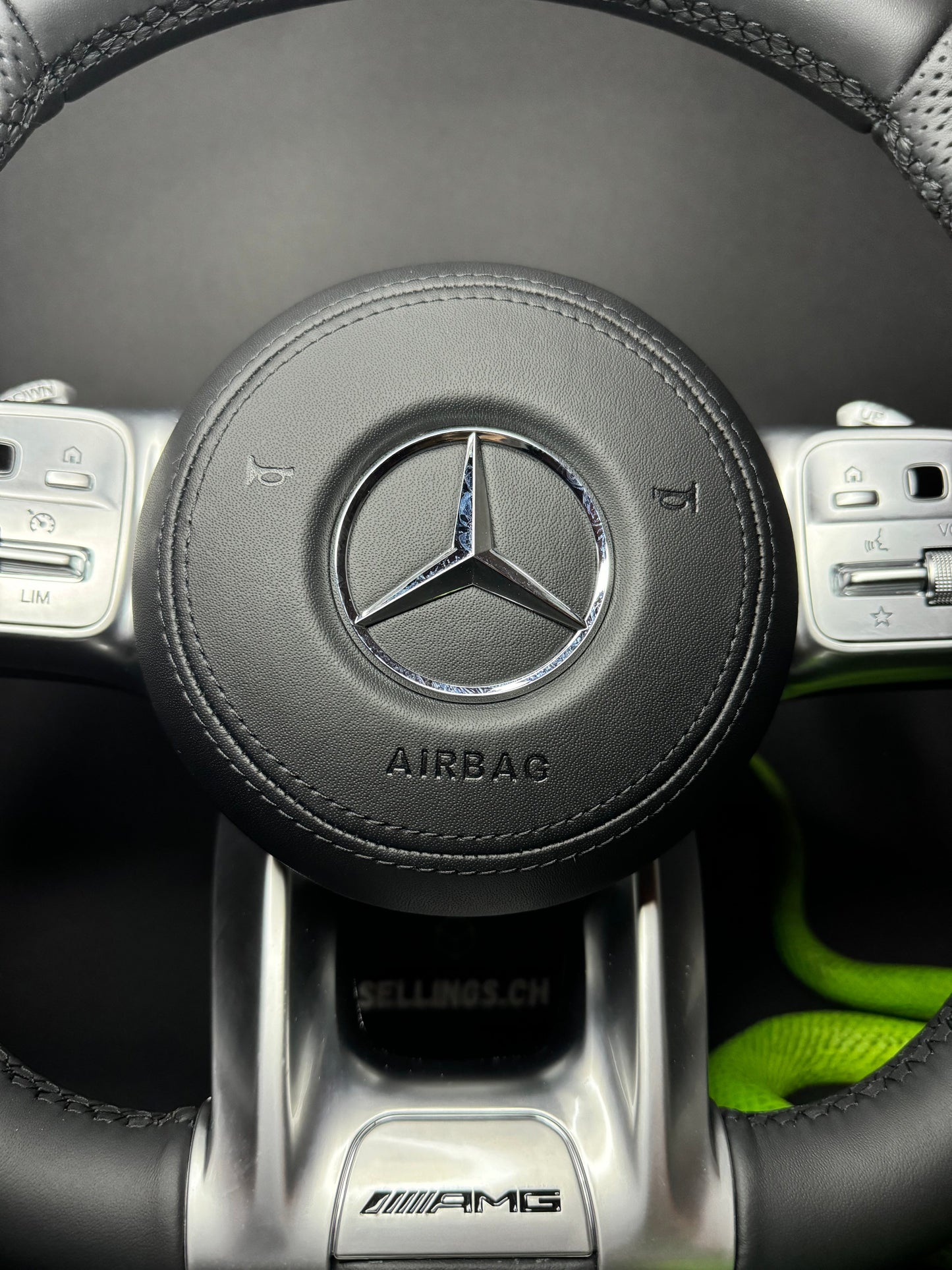 Volant sport Mercedes AMG (Mise à niveau vers Facelift)