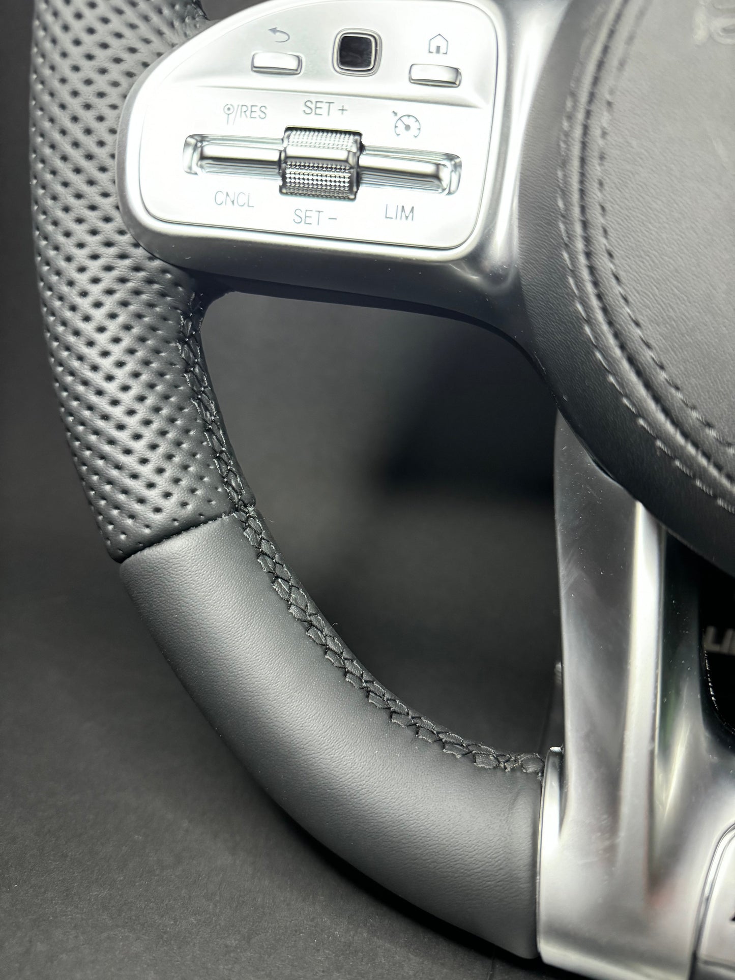 Volant sport Mercedes AMG (Mise à niveau vers Facelift)