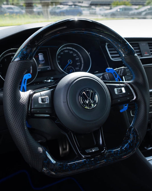 VW Golf 7/7.5 Volant Sport Carbone Forgé Éclats de Couleur (LED)