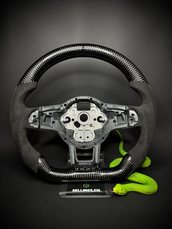 compare product Volant sport VW Golf 7/7.5 Carbone